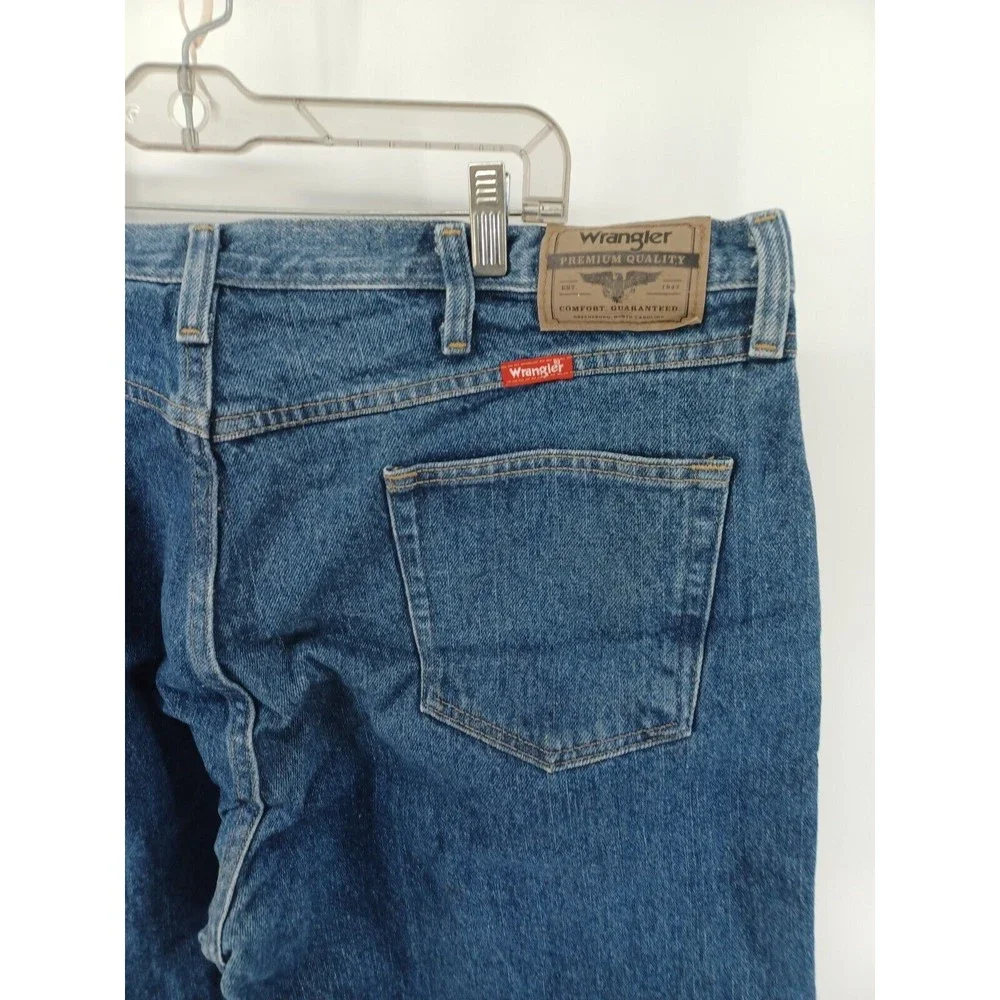 Wrangler Jeans Men's Size 42x30 Straight Regular Blue Cotton